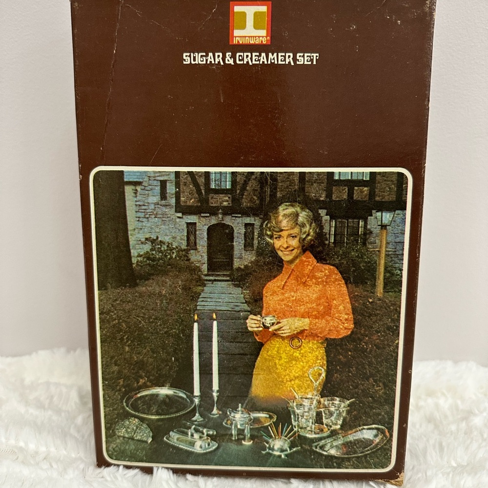 Vintage Irvinware sugar & creamer set in original box